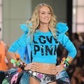 Lindsey Ellingson di Victoria's Secret Fashion Show 2011