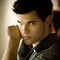 Taylor Lautner berperan sebagai Jacob Black
