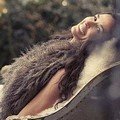 Demi Moore di promo busana Ann Taylor edisi akhir tahun