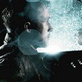 Ryan Gosling Tampak Sedang Mengendarai Mobil