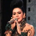 Syahrini ikut meriahkan Anugrah Piala Citra FFI 2011