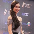 Atiqah Hasiholan di Red Carpet Festival Film Indonesia 2011