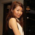 Debra memulai karirnya di Australia