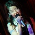 Debra membawakan sebuah tembang dari album 'Go Ahead'