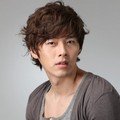 Hyun Bin dalam sebuah pemotretan