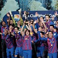 Tim Barcelona Rayakan Kemenangan 4-0 Lawan Santos