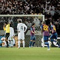 Aksi Pertandingan Barcelona vs. Santos di Final Piala Dunia Antar Klub