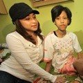 Nikita Willy Berkunjung ke Yayasan Kasih Anak Kanker Indonesia