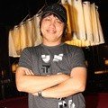 Rindra Bassist Padi Saat Peluncuran Album Finalis LA Light Start Up! 2011