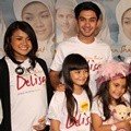 Nirina Zubir dan Reza Rahadian di Pemutaran Perdana Film 'Hafalan Shalat Delisa'