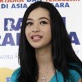 Poppy Bunga Saat Dijumpai di Balon Raksasa Jakarta Hi Flyer Taman Bunga Keong Emas