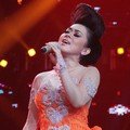 Syahrini di Konser 'Dekade Trans Untuk Indonesia'