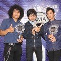 Zivilia Dengan Piala Nagaswara Music Award 2011