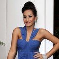 Shinta Bachir Dengan Gaun Biru di Premiere 'Pulau Hantu 3'