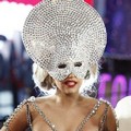 Penampilan GaGa di menit terakhir tahun 2011