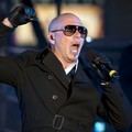 Aksi panggung Pitbull