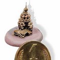 Katedral seukuran 9,1 mm dari rambut manusia dan kacang walnut