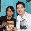 Apoy Wali Bagikan 100 Buku Gratis ke 10 Yayasan Yatim Piatu
