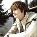 Kim Hyun Joong Menjadi Model Iklan Majalah Korea