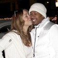 Mariah Carey Pamer Kemesraan dengan Suami