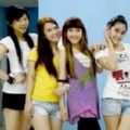 Cherry Belle saat latihan nyanyi dan nari