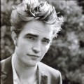 Ekspresi Cool Robert Pattinson