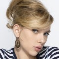 Pose Scarlett Johansson di Salah Satu Majalah