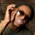 Pose Lil Wayne Memperlihatkan Gigi Blinknya