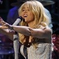 Aksi Panggung Shakira di Latin Grammy Awards 2011