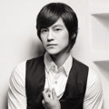 Gaya Cool Kim Bum untuk Biotherm Homme's "T-Pur"