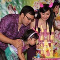 Tessa Kaunang dan Sandy Tumiwa di Perayaan Ulang Tahun Asha