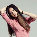 Krystal Menjadi Model Fashion Jeans