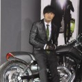 Jay Chou dengan Motor Besar di Premiere The Green Hornet