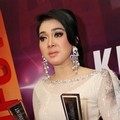 Syahrini di Infotainment Awards SCTV 2012
