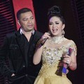 Raul Lemos dan Krisdayanti di Infotainment Awards SCTV 2012