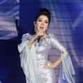 Syahrini di Infotainment Awards SCTV 2012