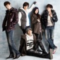 2AM Menjadi Model Fashion Jambangee