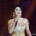 Krisdayanti di Infotainment Awards SCTV 2012