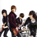 F.T. Island Tampil dengan Alat Musiknya