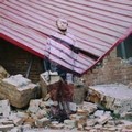 Menghilang dalam Lingkungan Sekitar Karya Liu Bolin