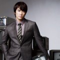 Song Seung Heon Cakep dengan Baju Formal
