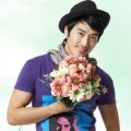 Song Seung Heon Menjadi Model di Katalog Fashion
