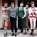 U-KISS Lucu dengan Gaya dan Dasi Kupu-Kupu