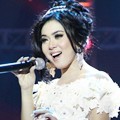 Syahrini di Dahsyat Awards RCTI 2012