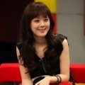 Jang Nara Tampil Cantik dengan Baju Hitam