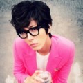 No Min-woo Tampil Lucu dengan Jas Pink