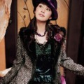 Kim Tae Hee Berpose untuk Sebuah Katalog Fashion