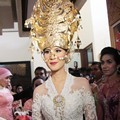 Feby Rizki Kenakan Kebaya dan Bulang Khas Tapanuli di Prosesi Ijab Kabul