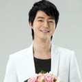 Jo In Sung dengan Senyuman Romantis