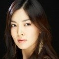 Kim So Yeon dengan Tatapan Tajamnya